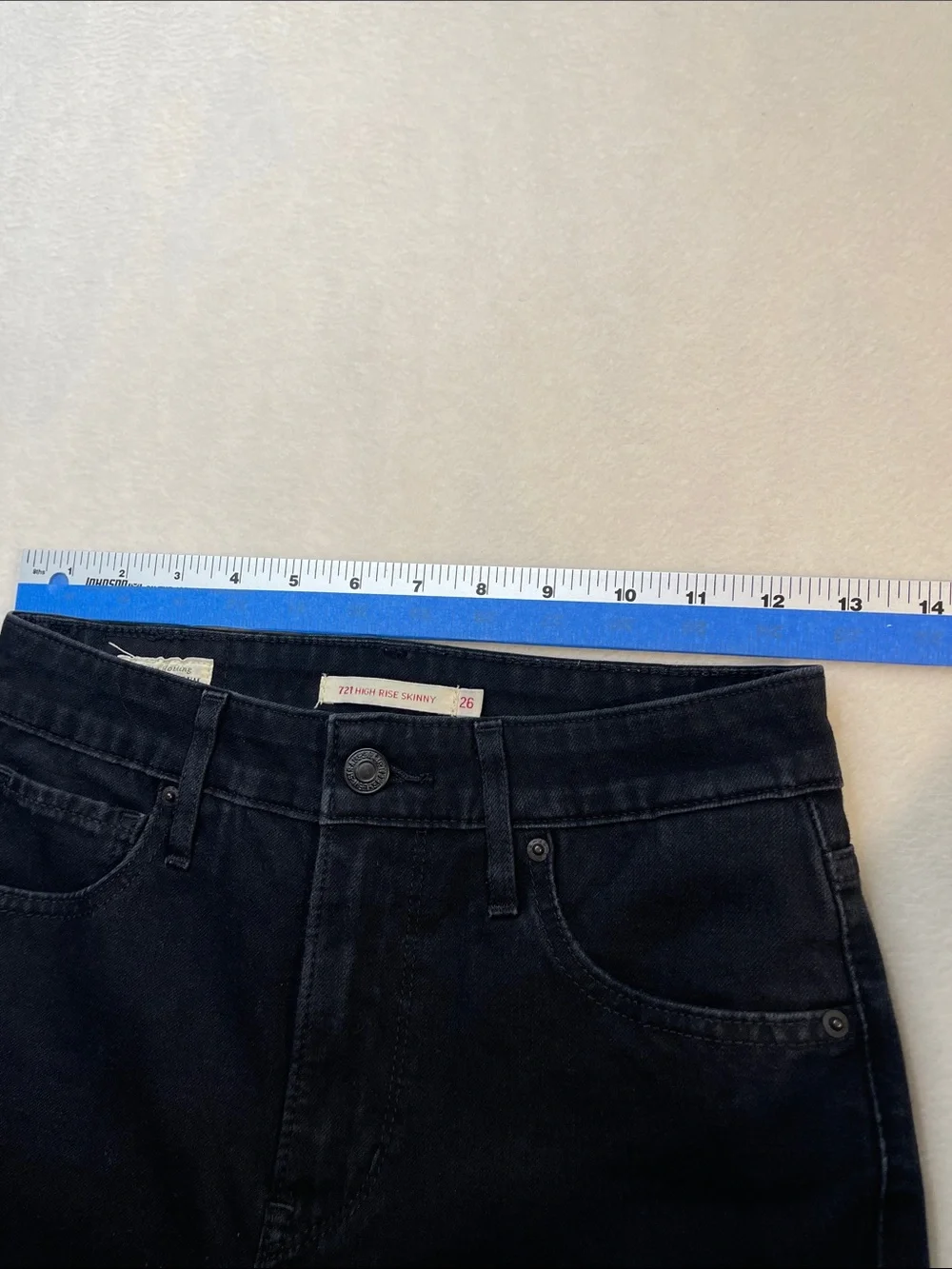 LEVIS 721 HIGH RISE SKINNY SIZE 26 Women's Black Jeans